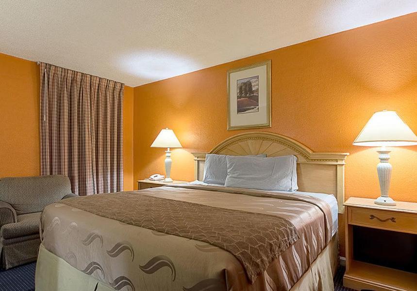 Highway Inn Paris Zewnętrze zdjęcie